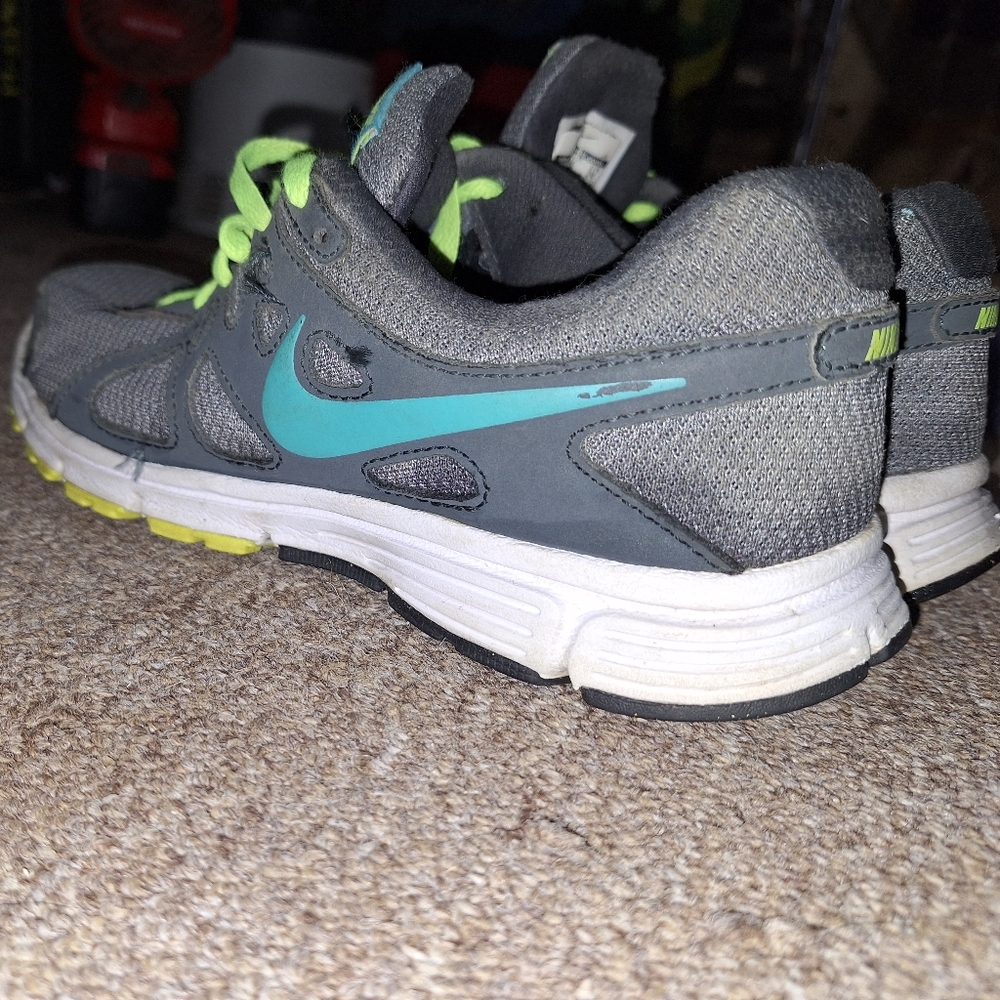 Nike Women’s Revolution 2 Sneakers Sz 7 Gray Running Athletic Shoes
